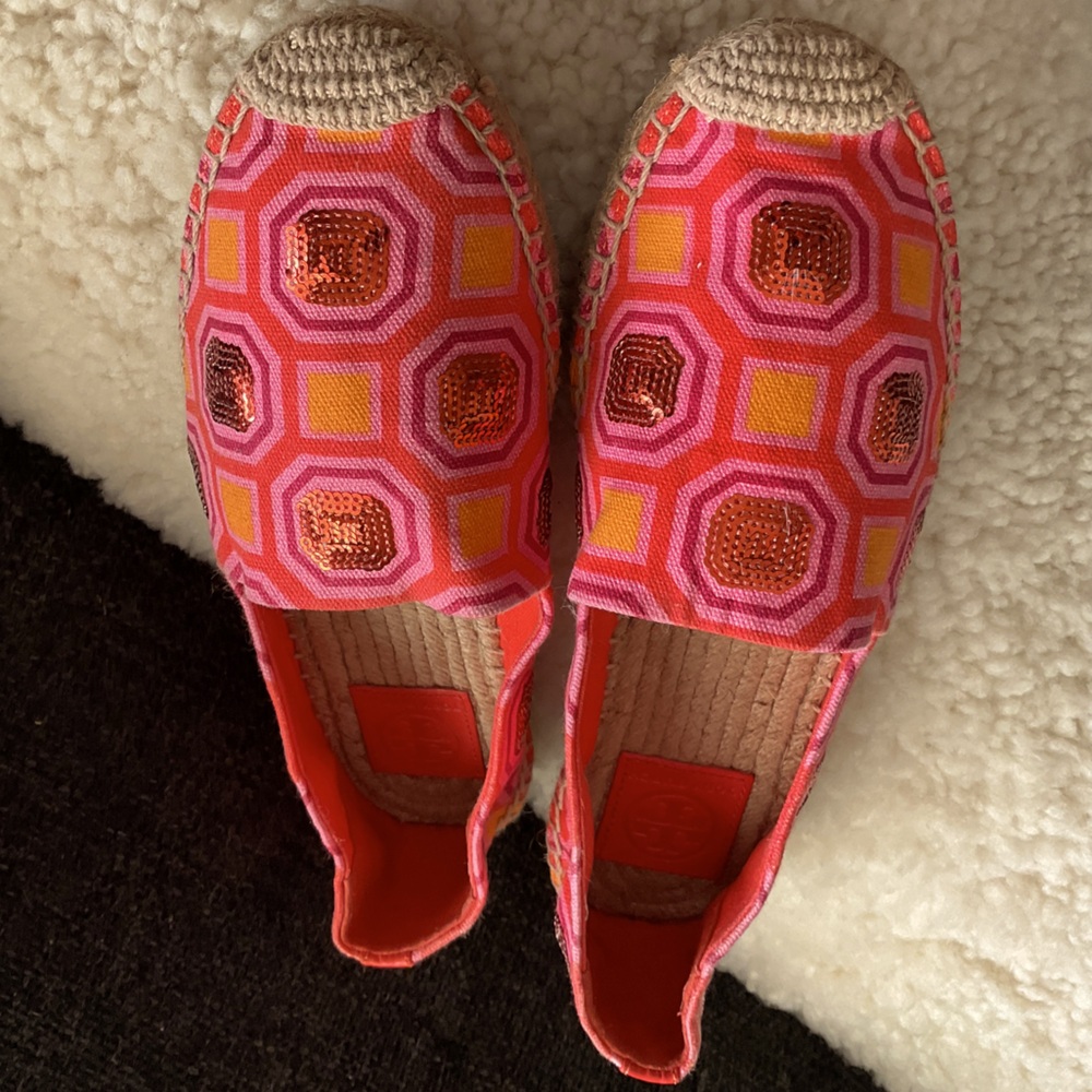 Tory Burch Women Pink and Orange Espadrilles. Size 8. True to size. Comfortable